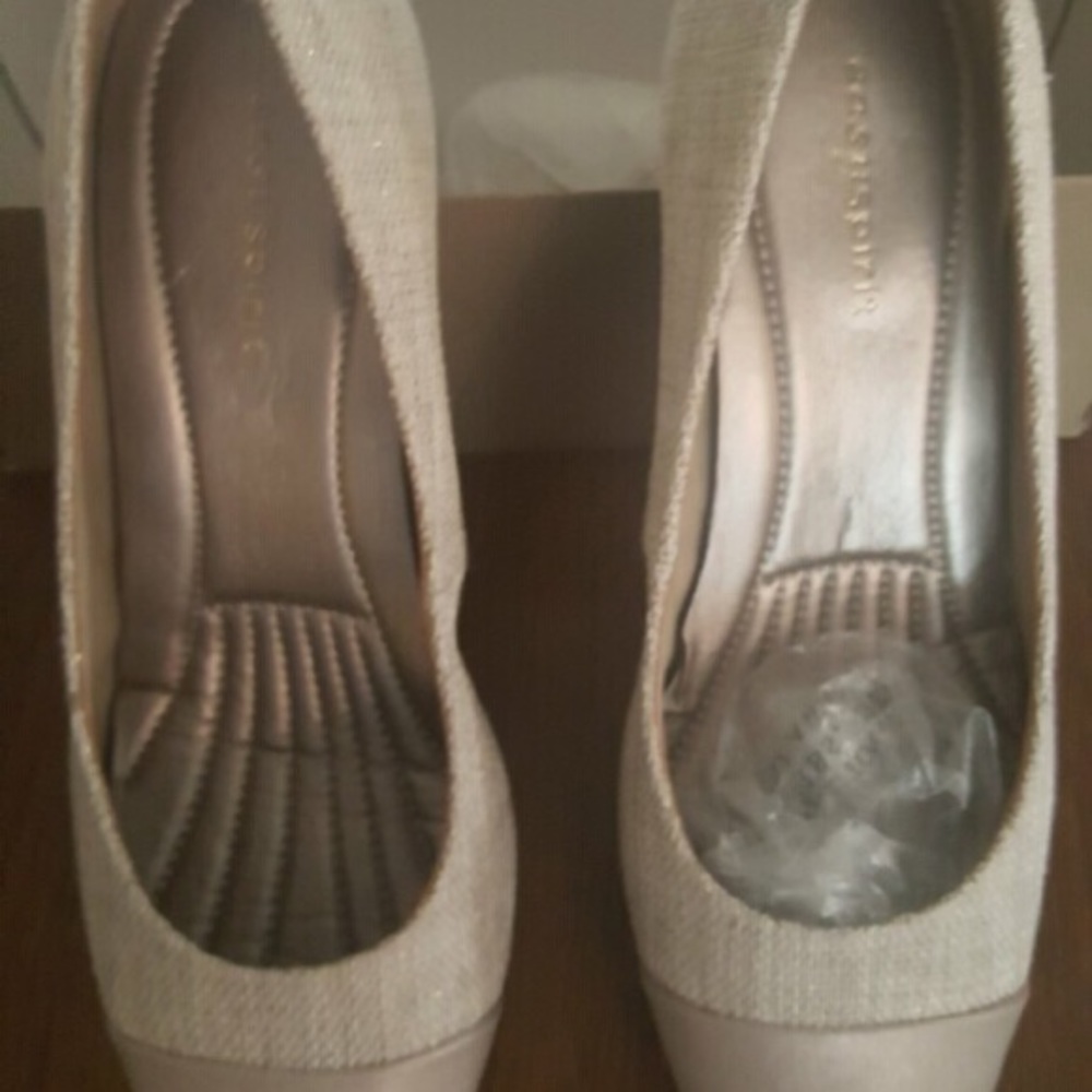 🌹Comfortable Easy Spirit 2 inch heel nude pumps🌹